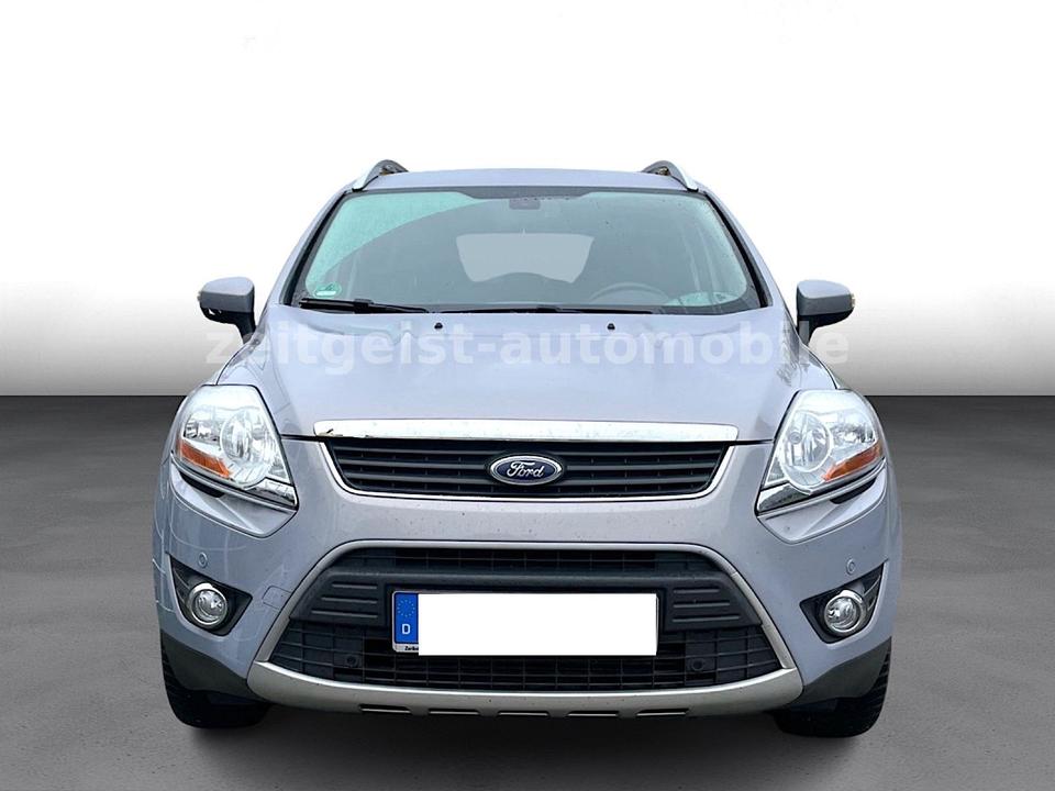 Ford Kuga 2011 — вигляд ззаду