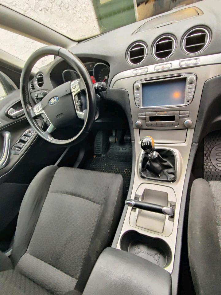 Ford C-Max 2008 — photo 11