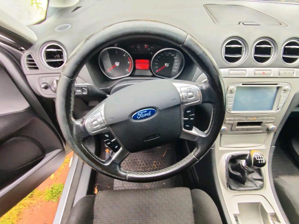 Ford C-Max 2008 — photo 8