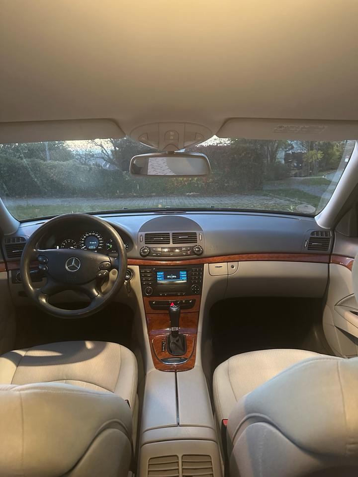 Mercedes Benz E 220 2007 — photo 9
