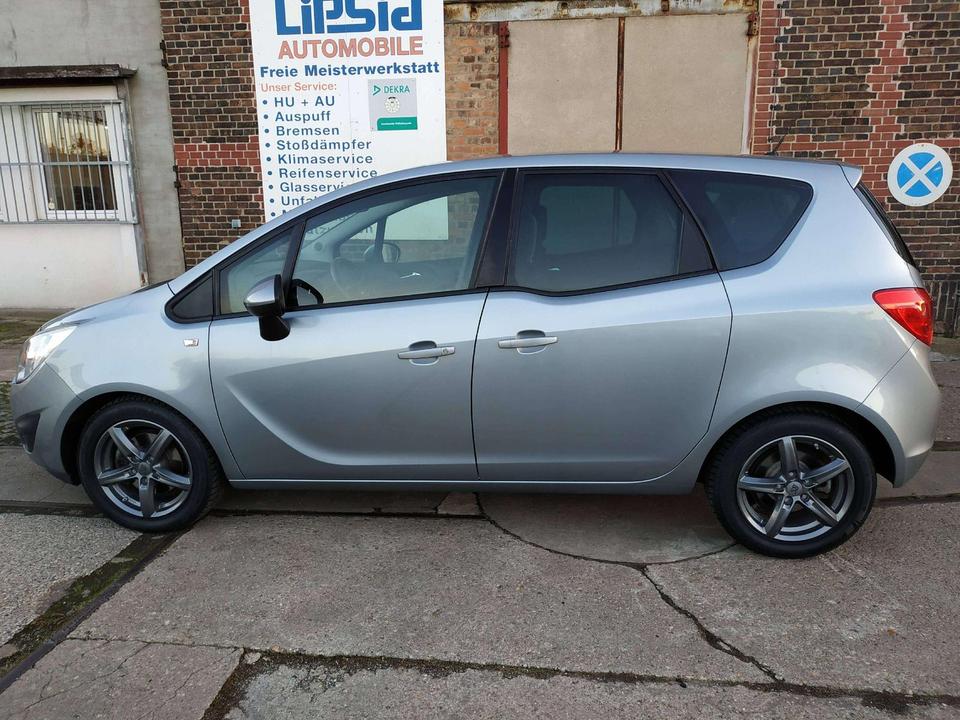 Opel Meriva 2011 — photo 7