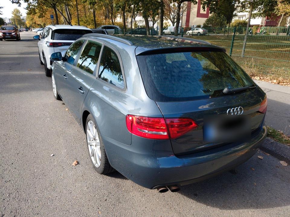 Audi A4 2008 — rear view