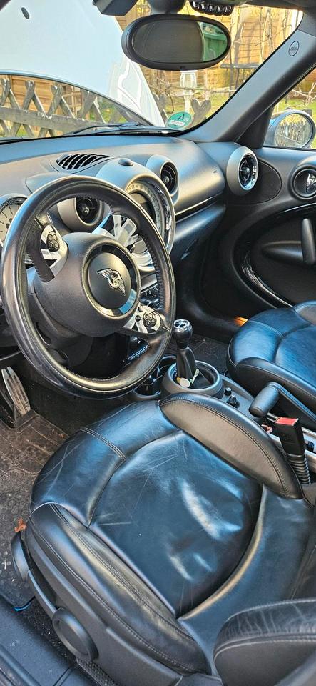 Mini Countryman S (Cooper) 2011 — вигляд ззаду