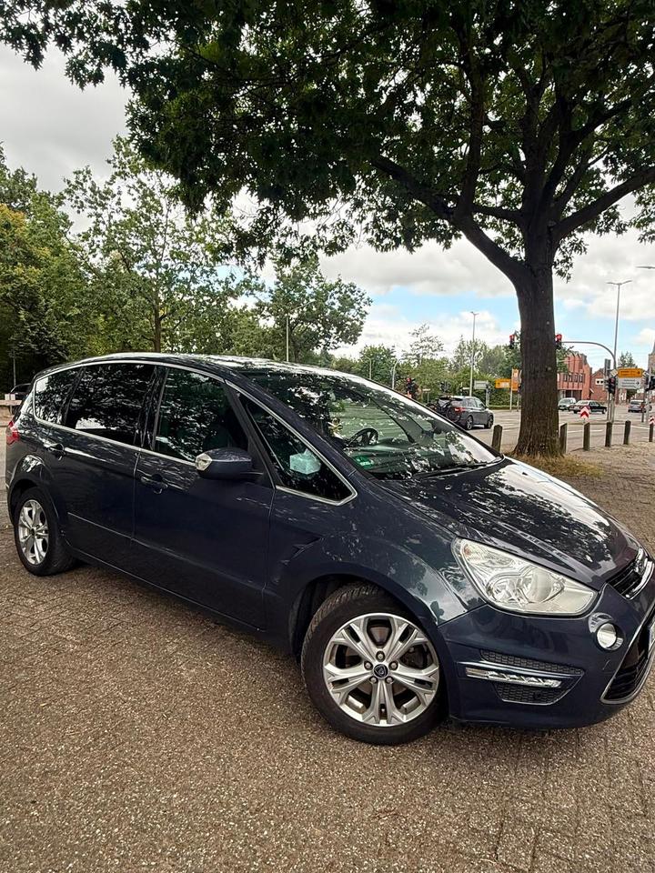 Ford S-Max 2012 — rear view
