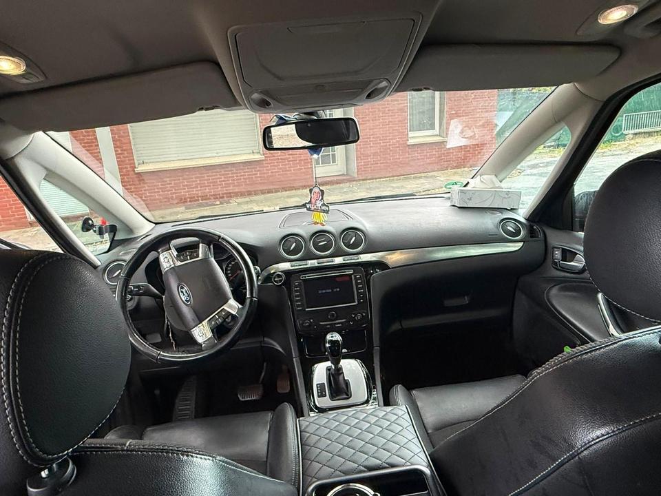 Ford S-Max 2012 — photo 8
