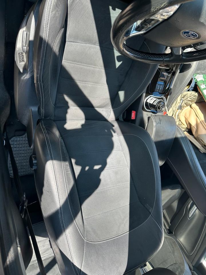 Ford S-Max 2011 — photo 15