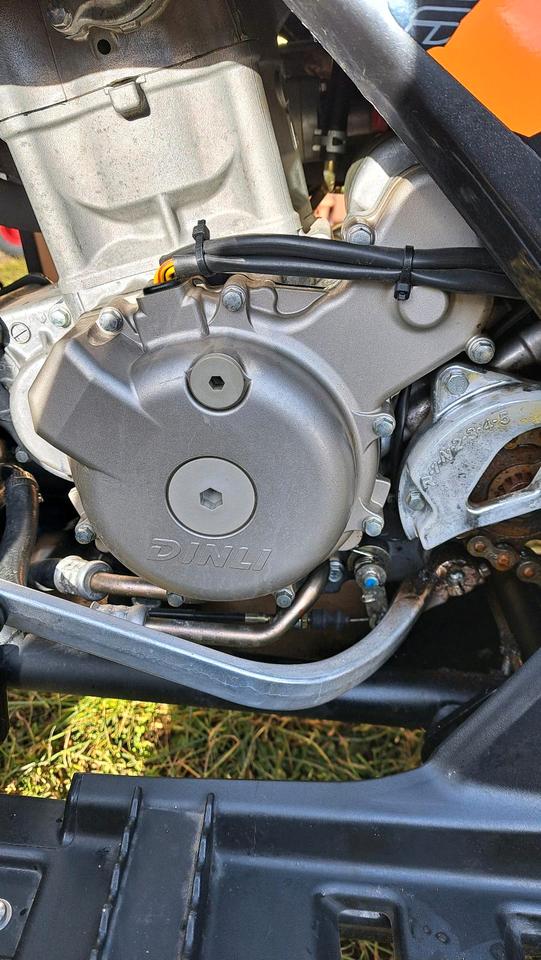Weitere Motorräder Dinli 450cc 2012 — engine 450 ccm