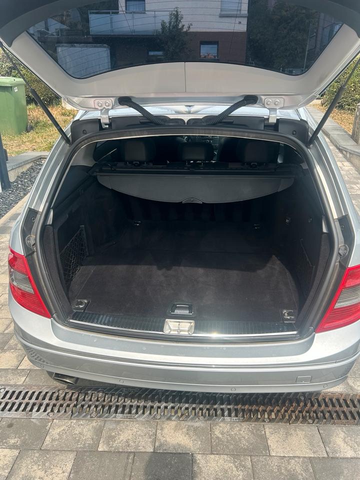 Mercedes Benz C 200 2010 — photo 5