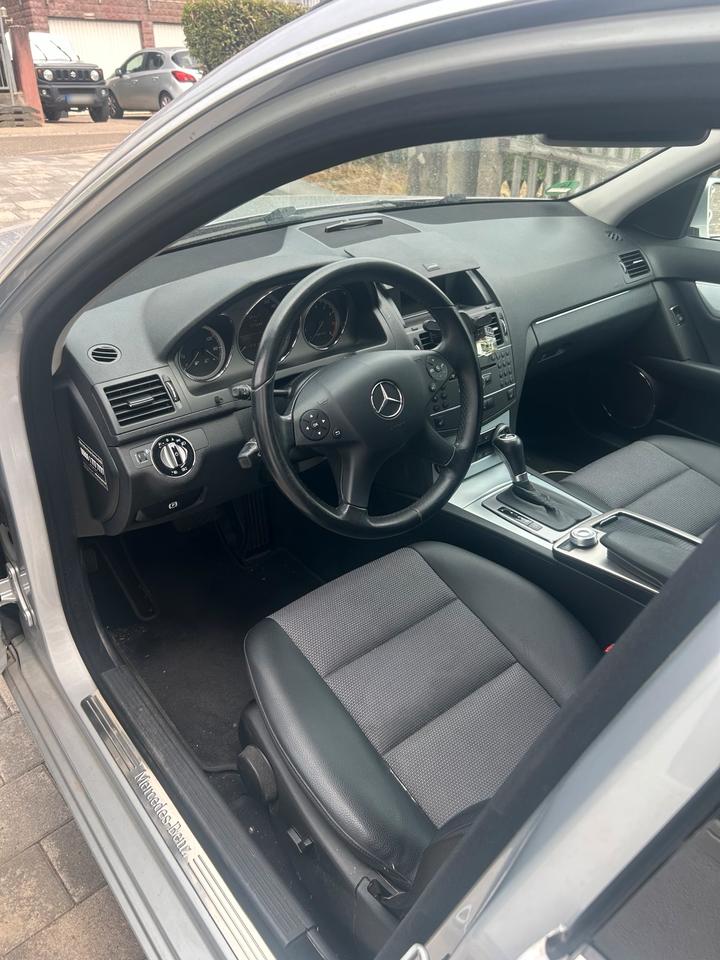 Mercedes Benz C 200 2010 — photo 7