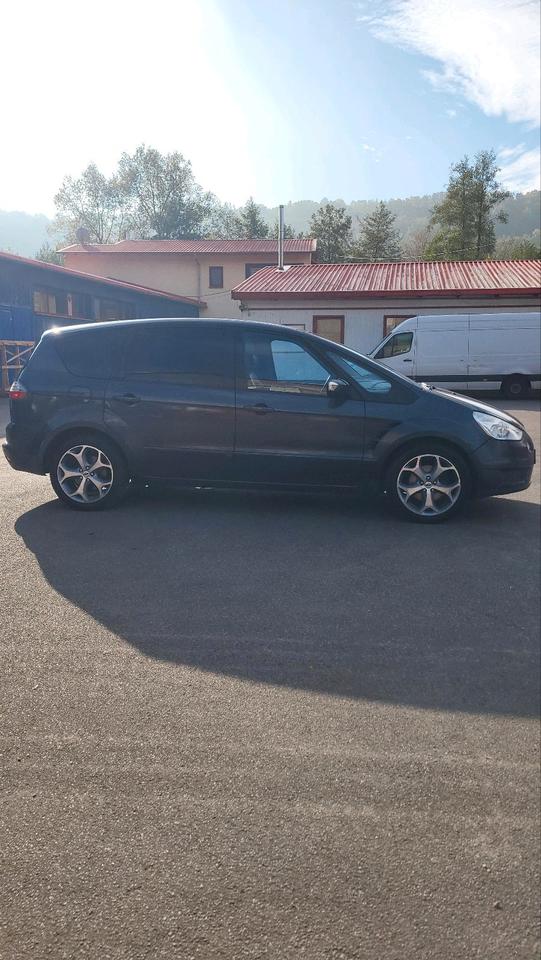 Ford S-Max 2008 — rear view