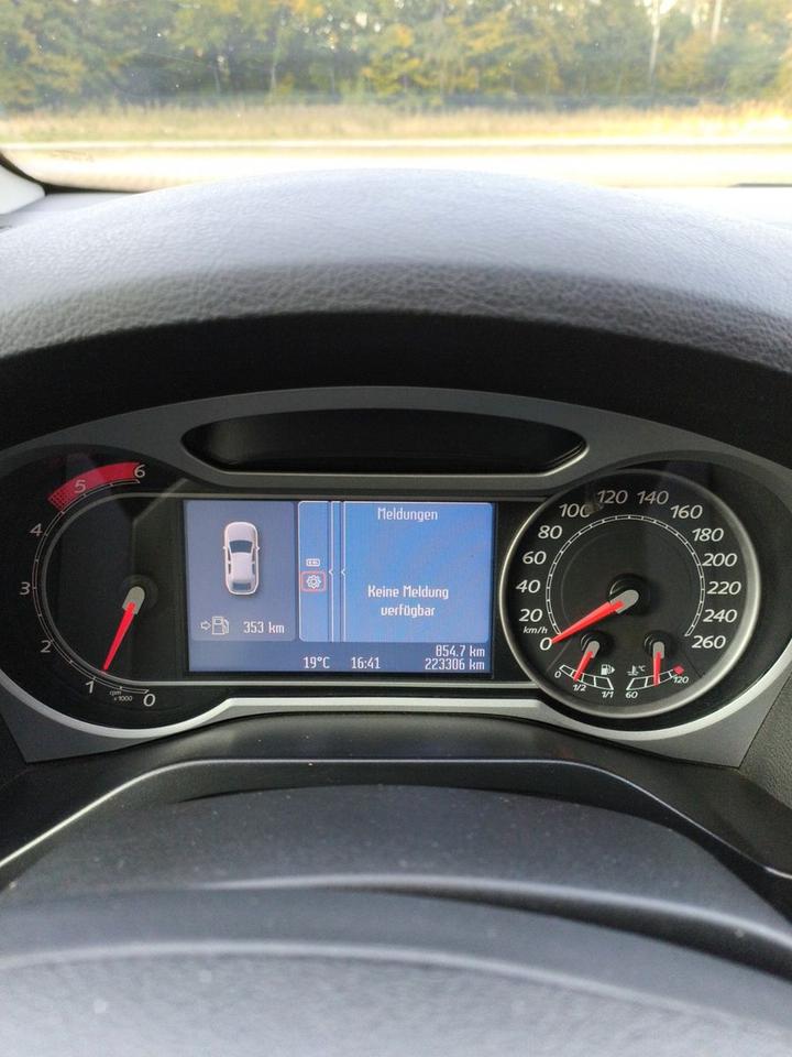 Ford S-Max 2010 — photo 8