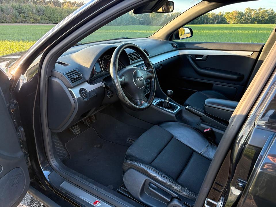 Audi A4 2004 — photo 6