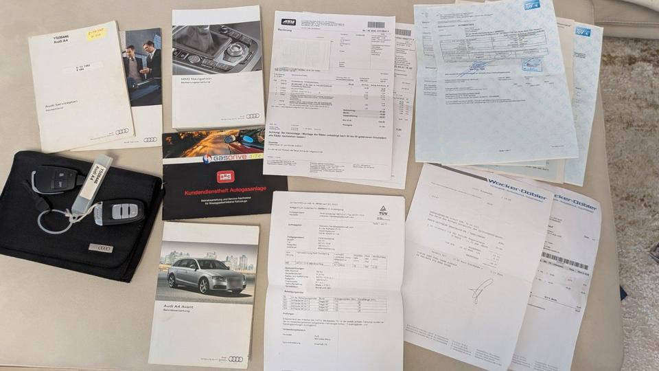 Audi A4 2011 — photo 15