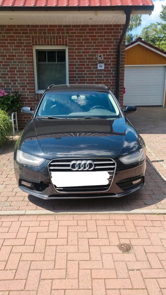 Audi A4 2012 — салон