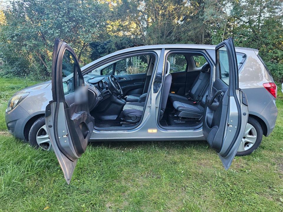 Opel Meriva 2012 — photo 12