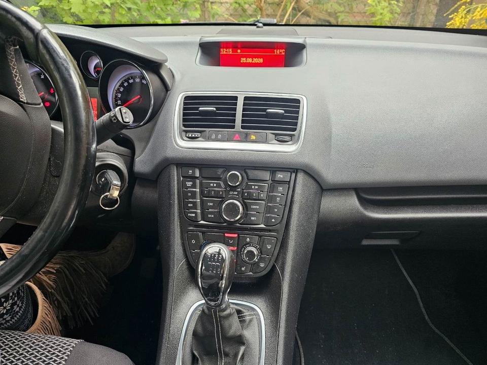 Opel Meriva 2012 — photo 14