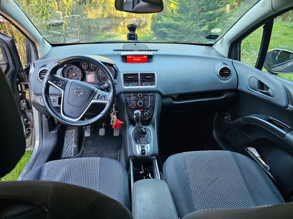 Opel Meriva 2012 — photo 7