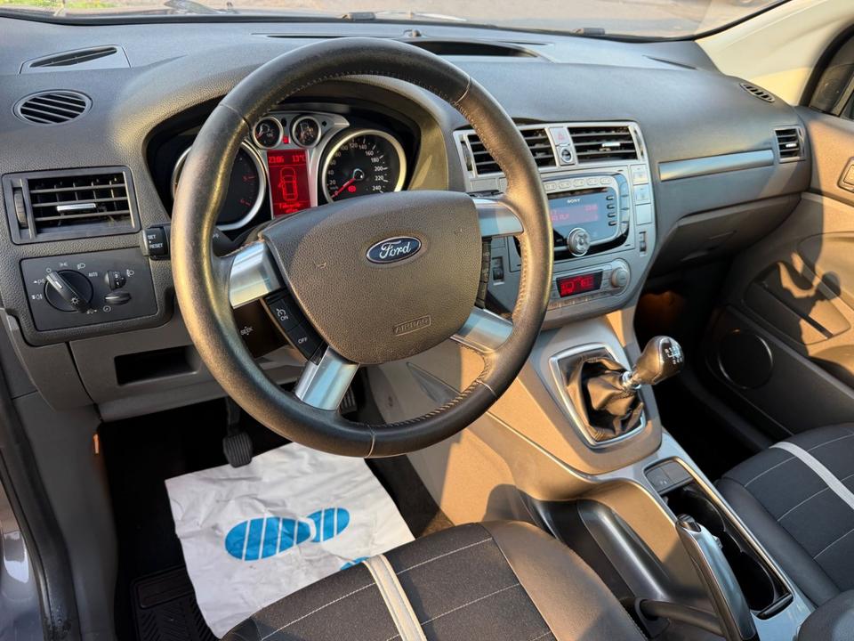 Ford Kuga 2011 — photo 14