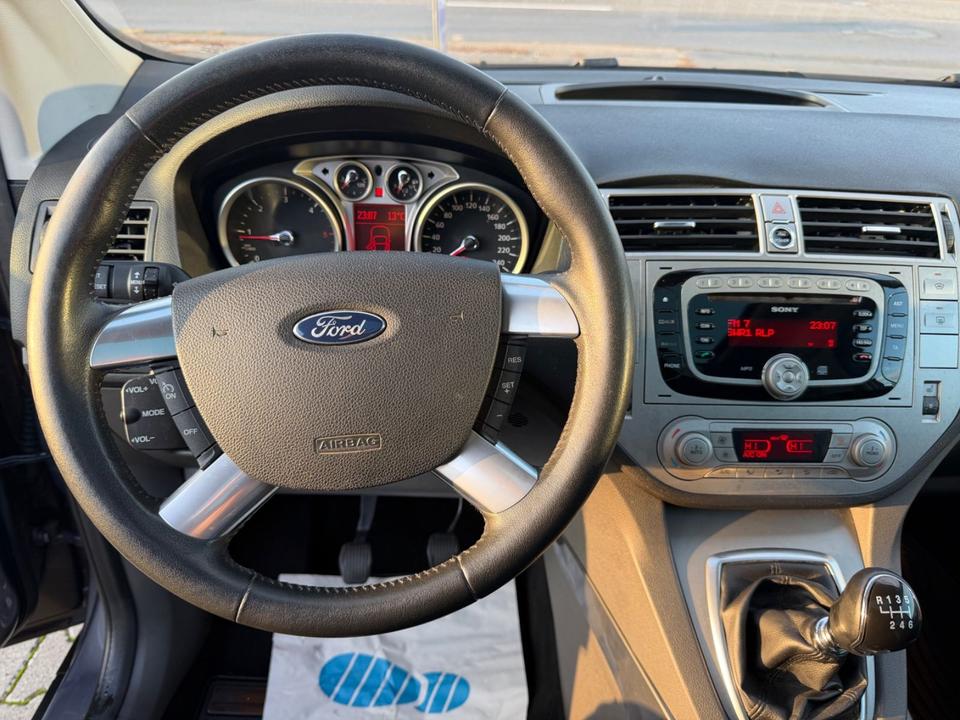Ford Kuga 2011 — photo 15