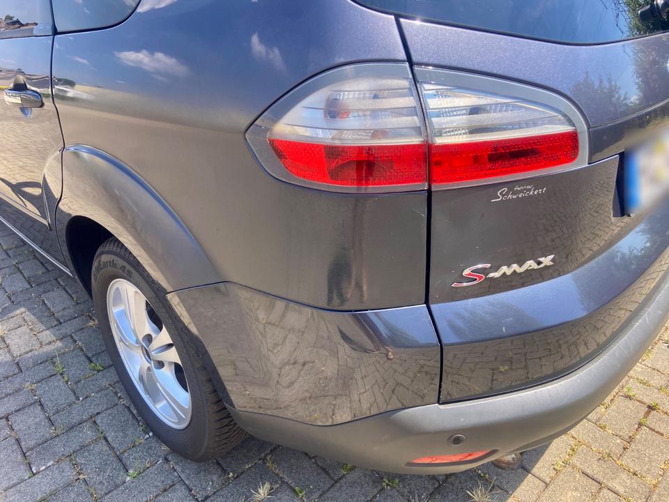 Ford S-Max 2009 — photo 17