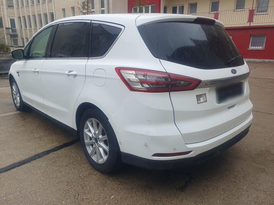 Ford S-Max 2015 — interior