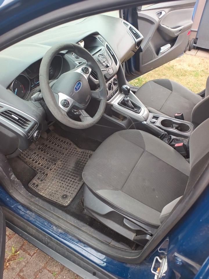 Ford Focus 2014 — photo 13