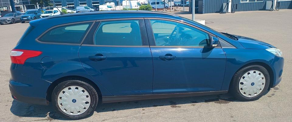 Ford Focus 2014 — photo 5