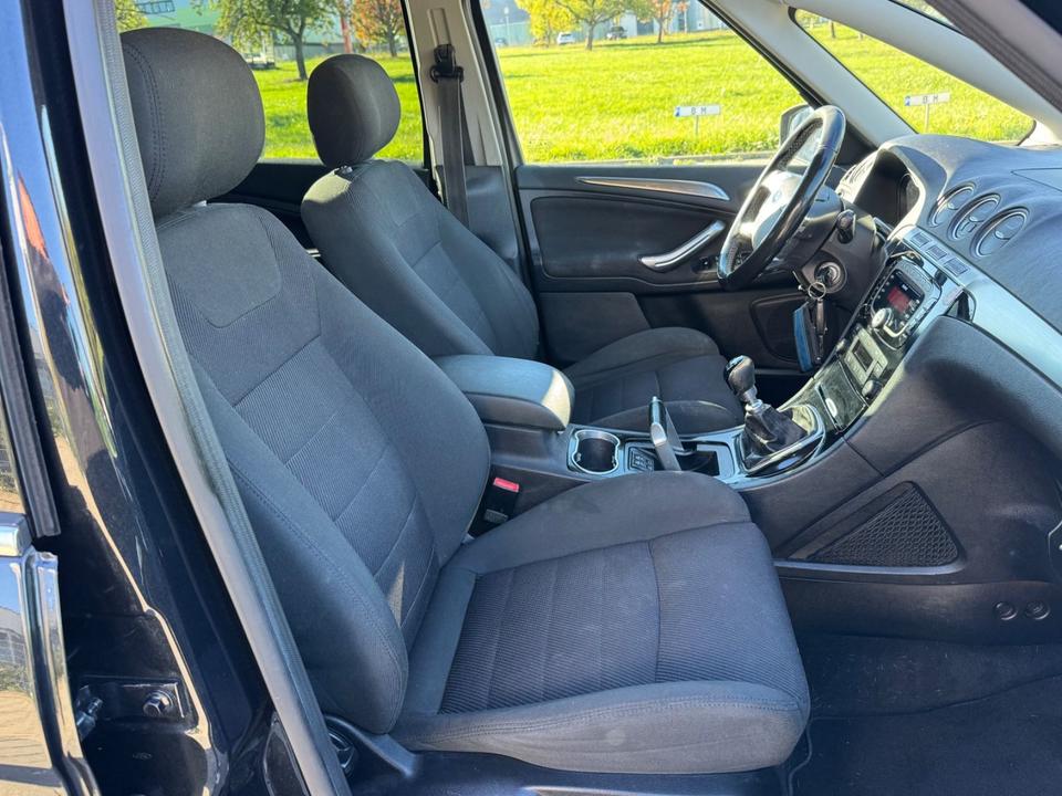 Ford S-Max 2012 — photo 14