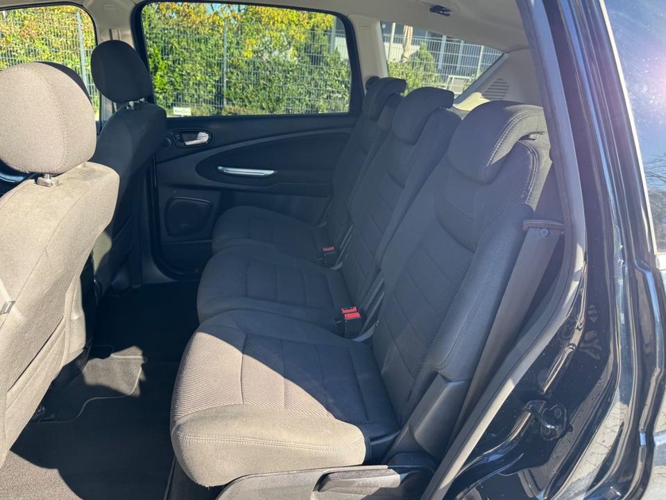 Ford S-Max 2012 — photo 15