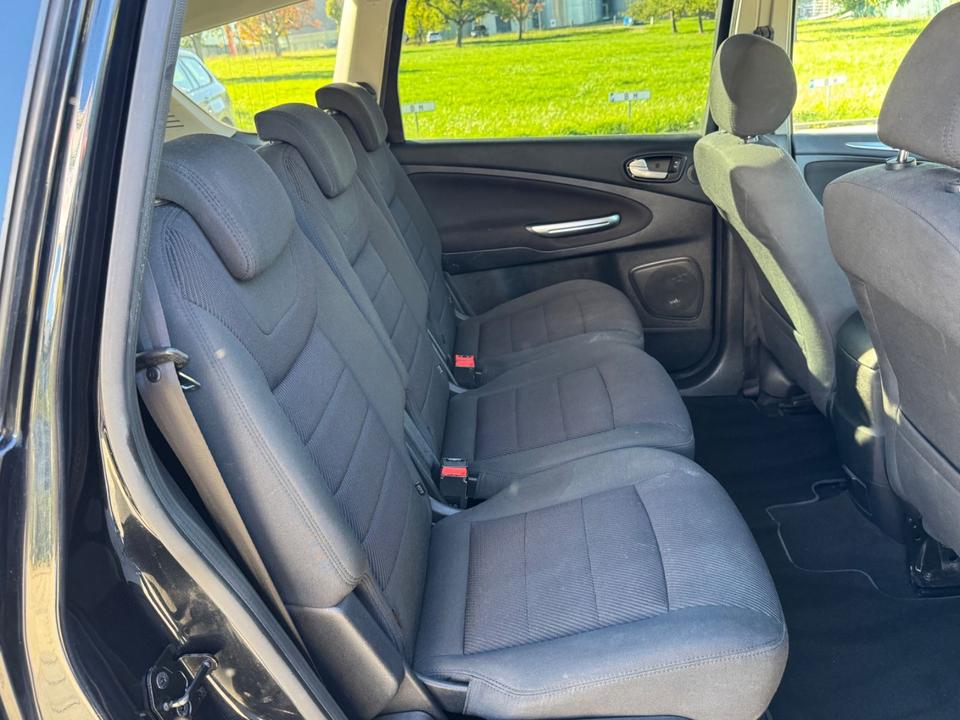 Ford S-Max 2012 — photo 16