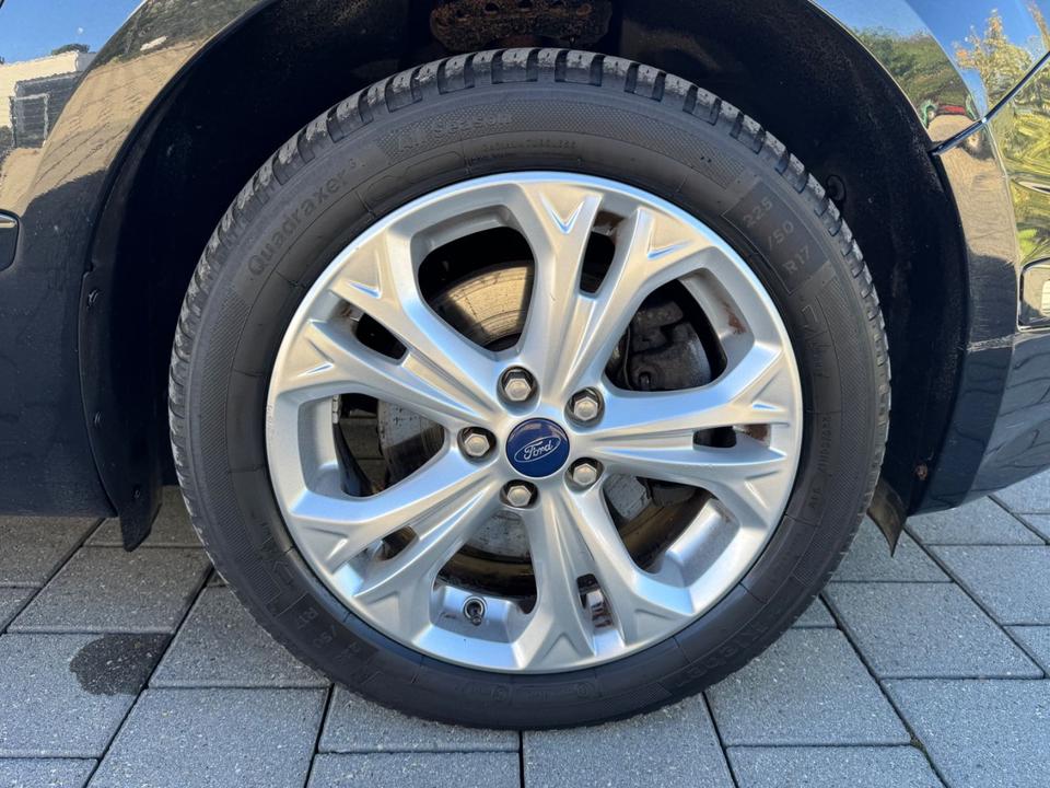 Ford S-Max 2012 — photo 17