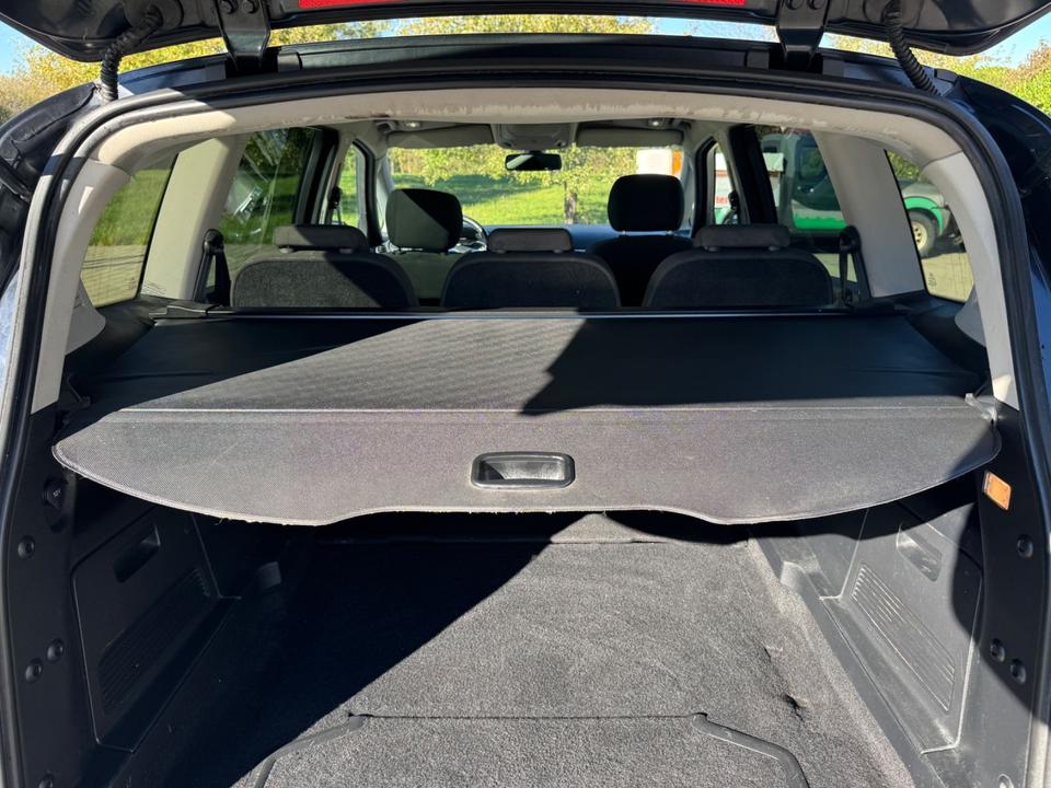 Ford S-Max 2012 — photo 19