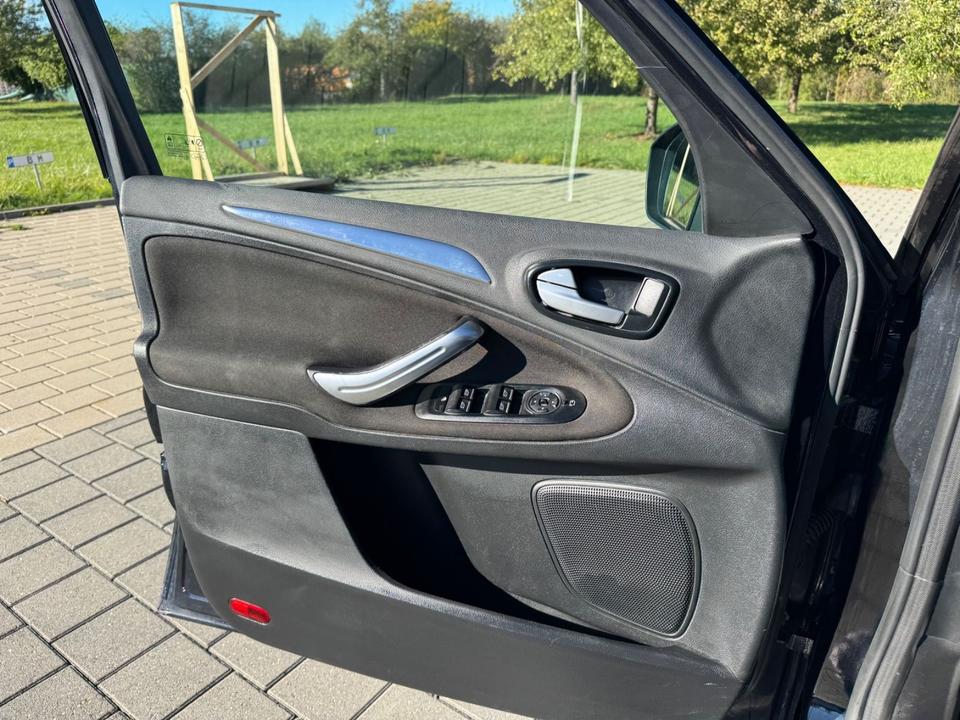 Ford S-Max 2012 — photo 20