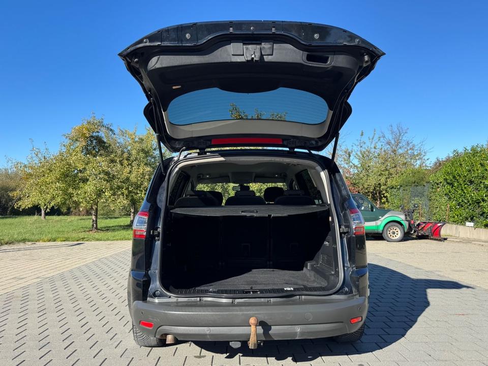 Ford S-Max 2012 — photo 9