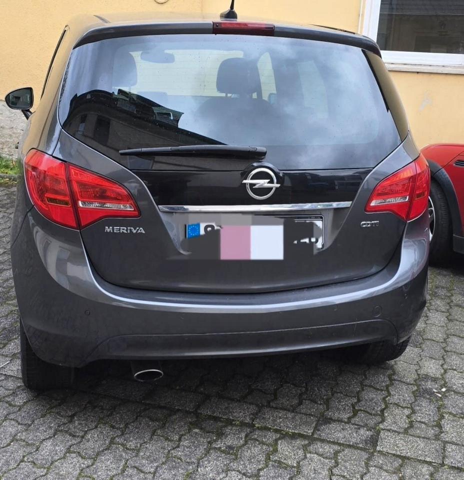 Opel Meriva 2012 — interior