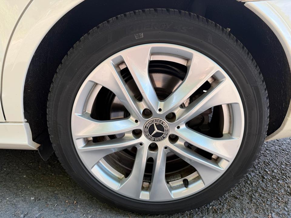 Mercedes Benz C 220 2010 — photo 16