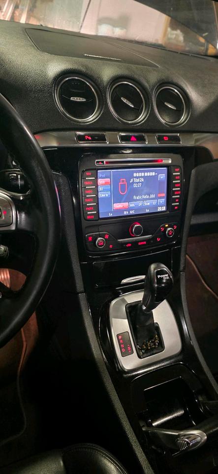 Ford S-Max 2011 — салон