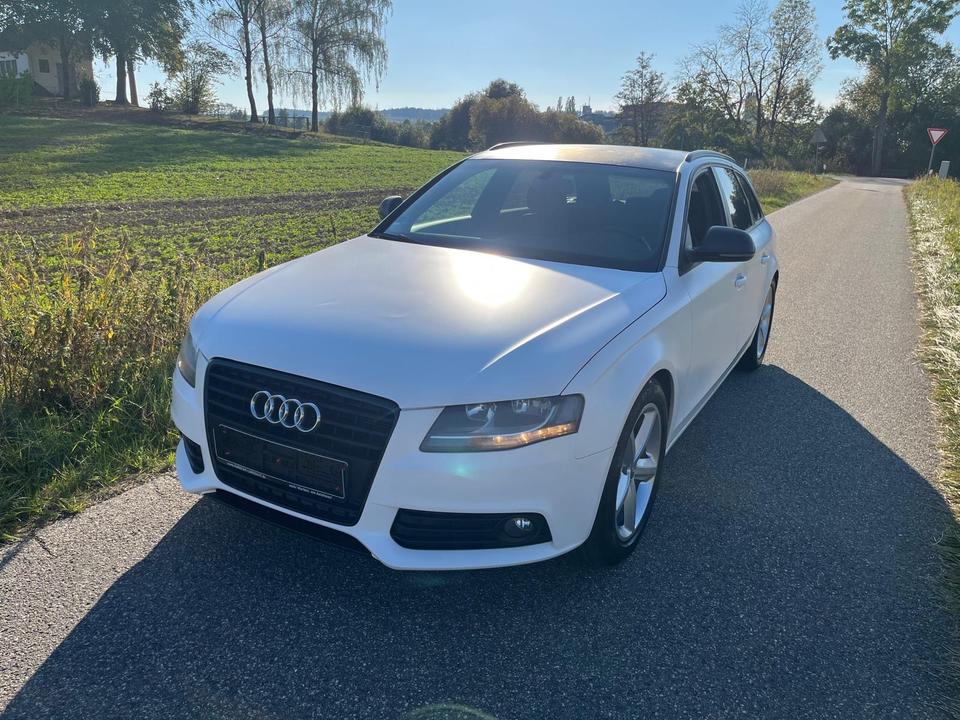 Audi A4 2008 — салон