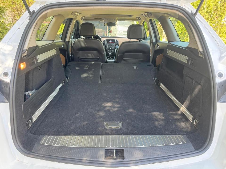 Opel Astra 2015 — photo 10