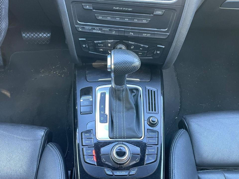Audi A4 2009 — photo 11