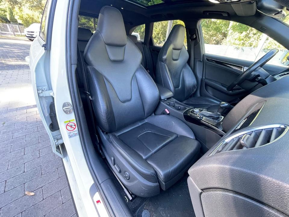 Audi A4 2009 — photo 8