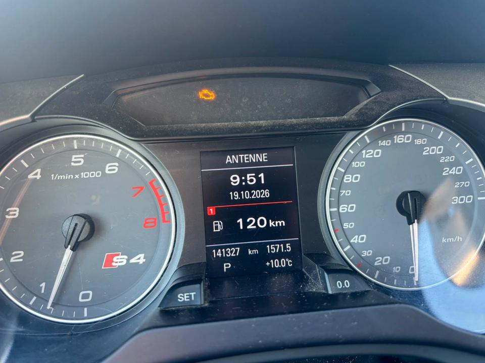 Audi S4 2010 — photo 16