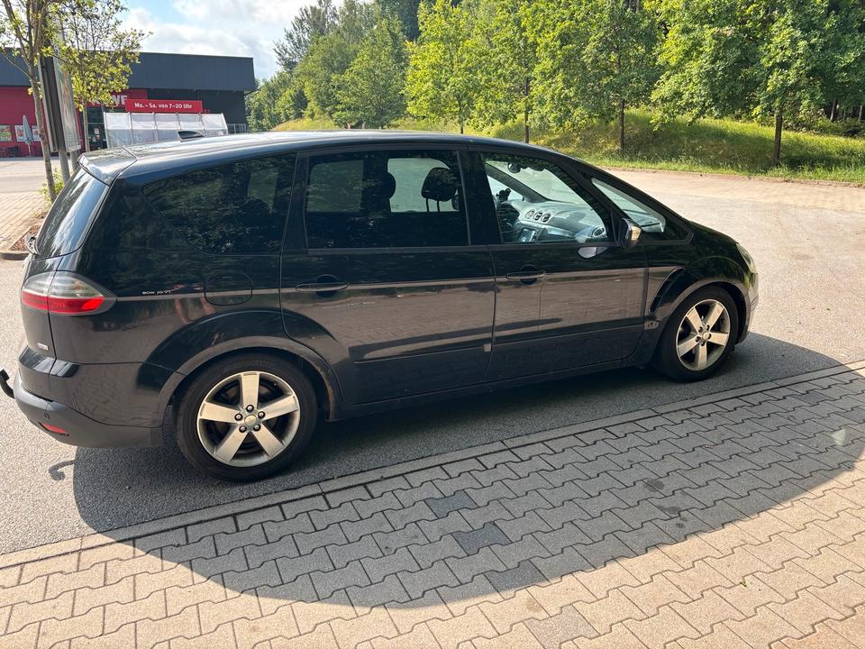 Ford S-Max 2007 — rear view