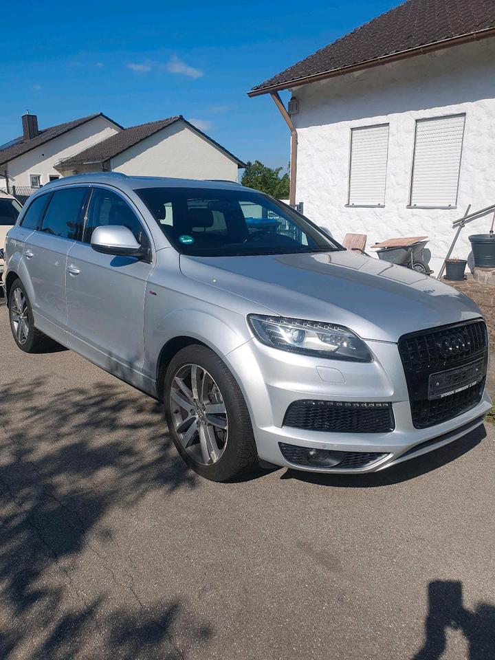 Audi Q7 2009 — rear view