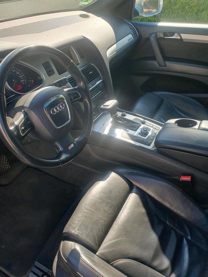 Audi Q7 2009 — photo 9