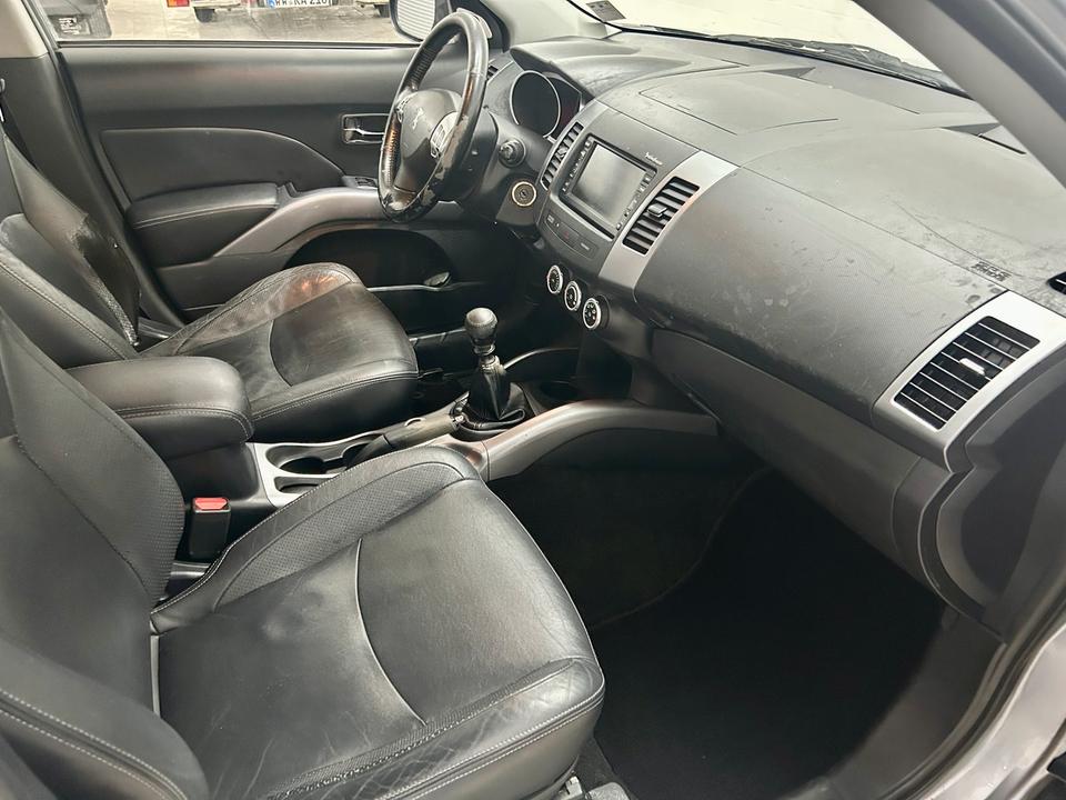 Peugeot 4007 2008 — photo 9