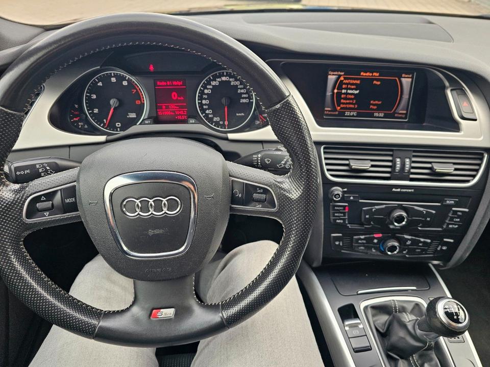 Audi A4 2010 — engine