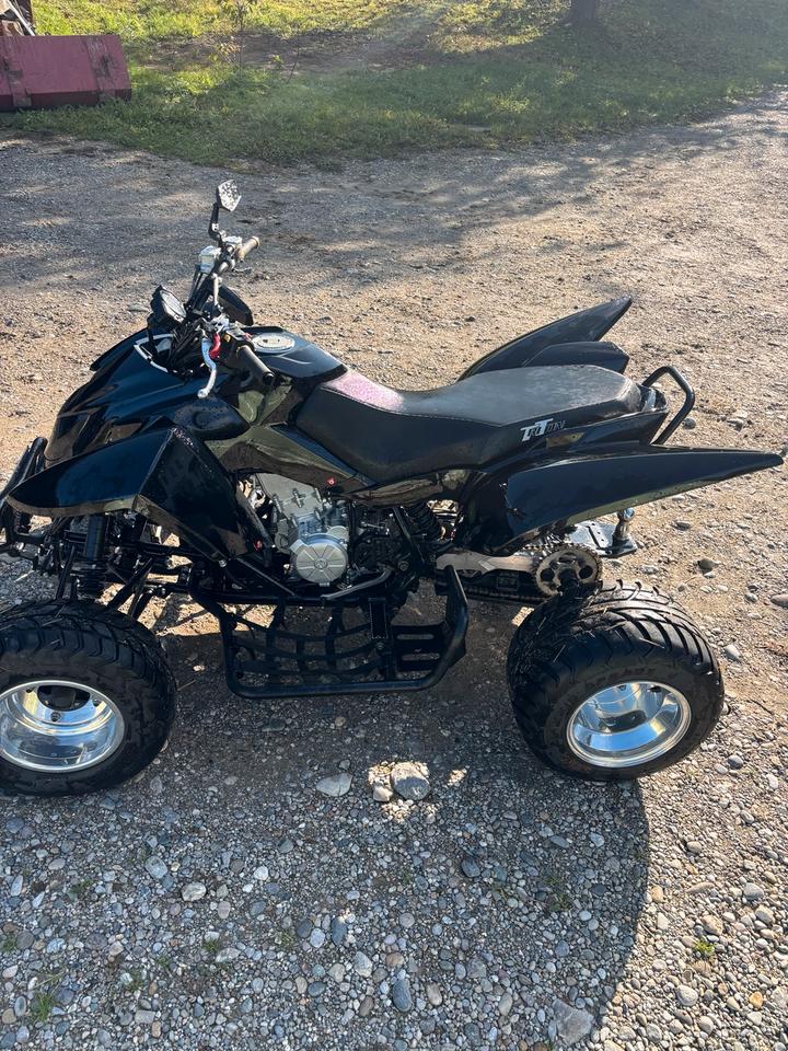 Weitere Motorräder Access Quad 2014 — photo 5