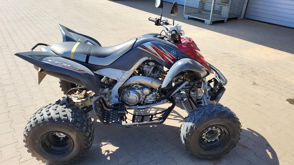 Yamaha Raptor 700 Quad 2010 — interior