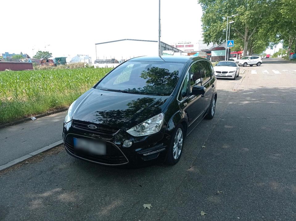 Ford S-Max 2010 — photo 19
